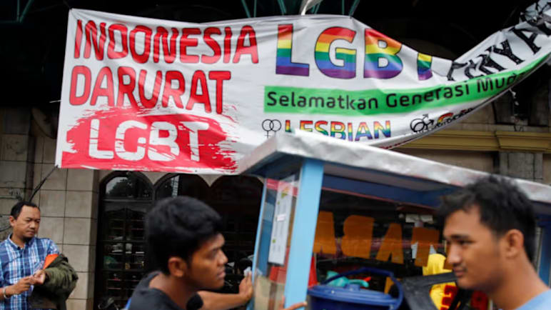 jelasBERITA: Bagaimana label ancaman keselamatan negara cetuskan semula perbahasan LGBTQ di Indonesia