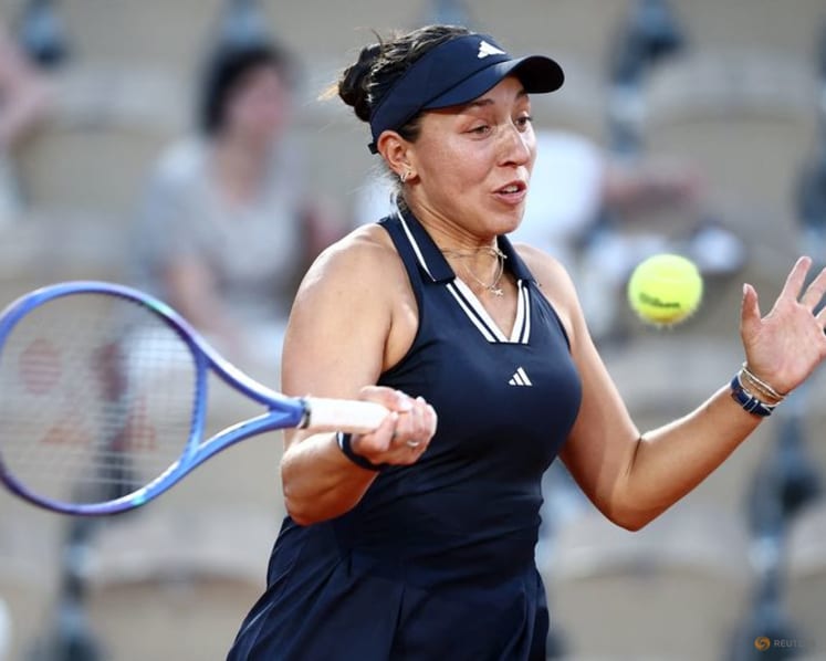 Pegula crashes out of French Open in first round