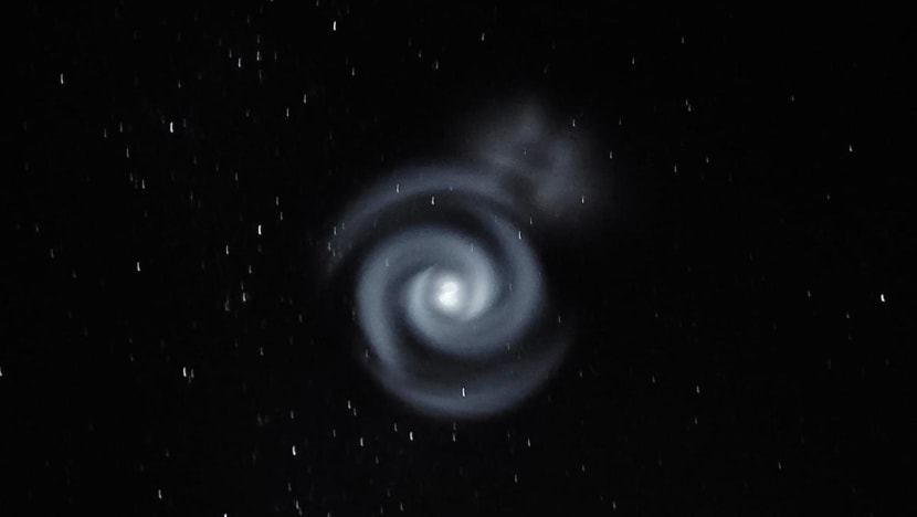 Blue light spiral in New Zealand night sky stuns stargazers Blue light spiral in New Zealand night sky stuns stargazers
