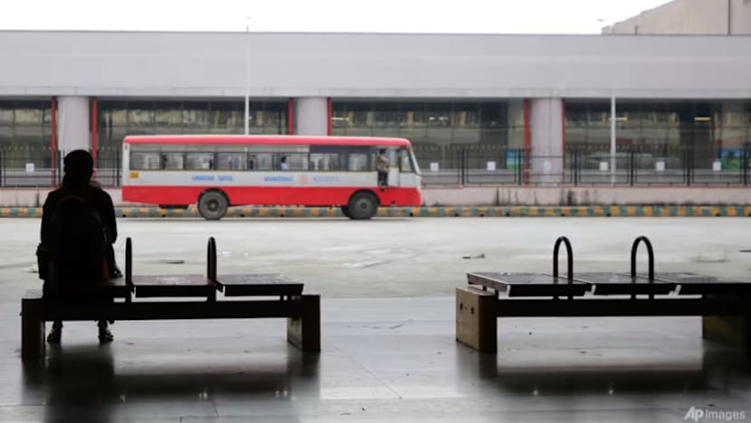 20 maut selepas bas terbakar dalam nahas jalan raya selatan India