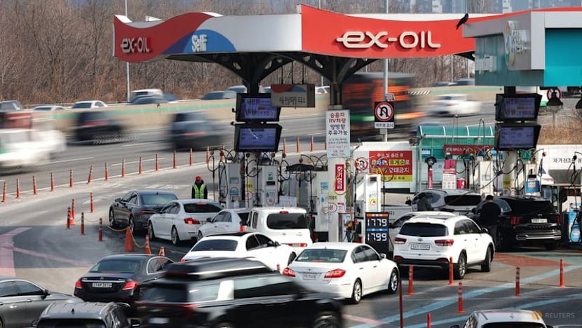 Oil prices rise on doubts US-Iran peace talks will ease Strait of Hormuz disruption