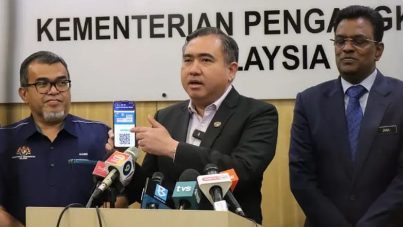 M'sia gugur syarat papar pelekat cukai jalan pada kenderaan persendirian M'sia gugur syarat papar pelekat cukai jalan pada kenderaan persendirian