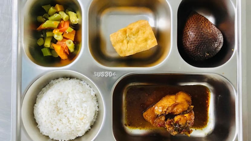 Catat! Ini nomor hotline dan WhatsApp adukan keracunan MBG