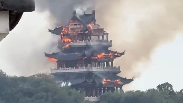 1500年古刹惊传失火 江苏永庆寺被烧毁