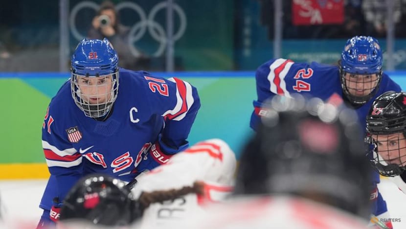 Ice hockey-Captain Knight bows out on a high as US win gold