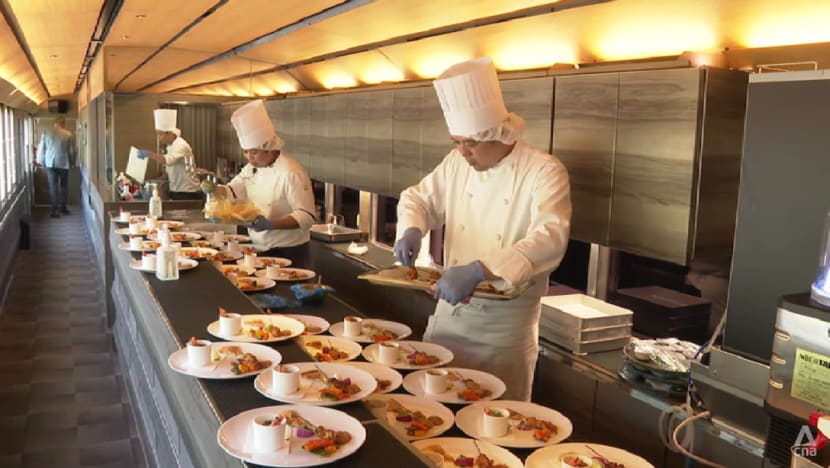 Sightseeing train in Japan to offer passengers a taste of Singaporean cuisine Sightseeing train in Japan to offer passengers a taste of Singaporean cuisine