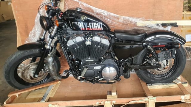 申报“脚踏车”实则偷运豪华摩托车 难逃当局法眼
