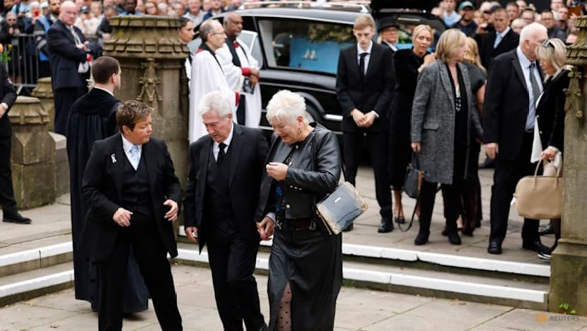 Ricky Hatton's funeral draws thousands in Manchester tribute