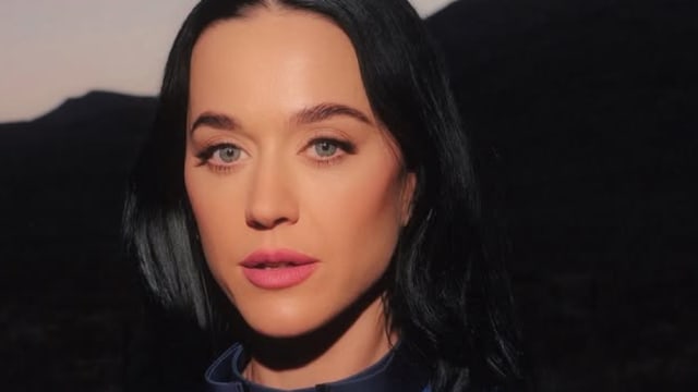 Katy Perry太空逗留11分钟，被网友批浪费资源
