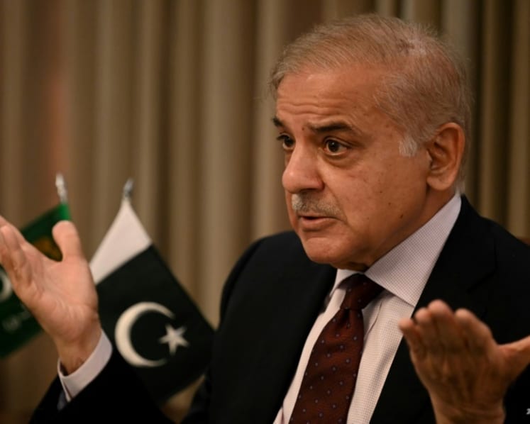 Pakistan's new Cabinet sworn in at presidency in Islamabad