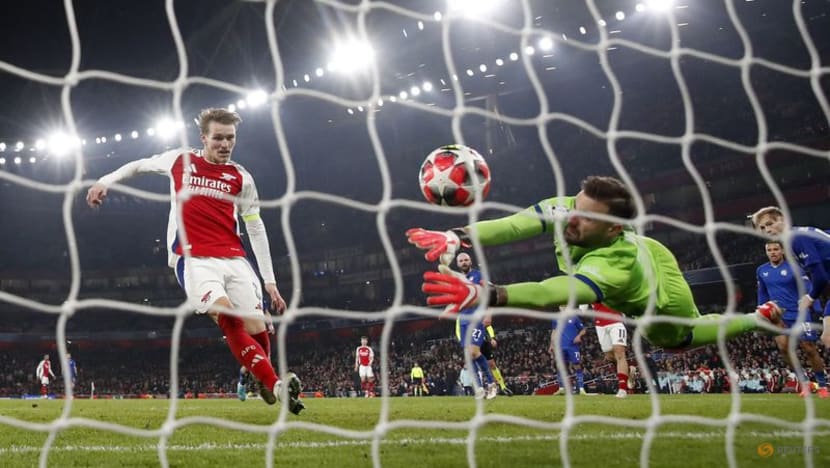 Arsenal see off Dinamo to move to brink of last 16