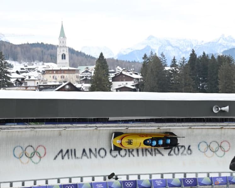 Bobsleigh-Germany's Lochner wins Four-Man for second gold