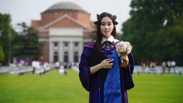 何超欣清华大学毕业　何猷君：你是我们的骄傲