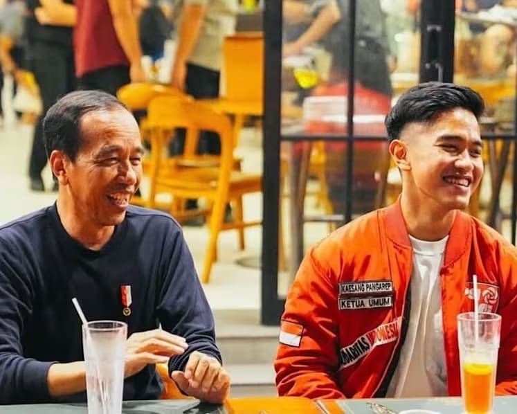 ‘Sudah jelas semuanya’: Apa arti keanggotaan Jokowi di PSI bagi keluarganya