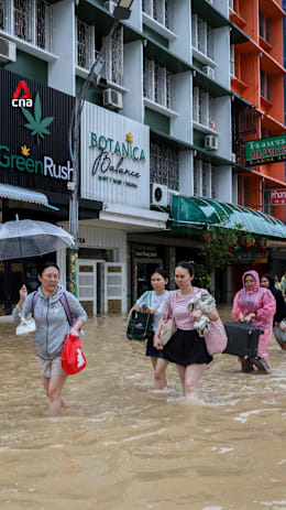 Severe floods leave over 1,000 tourists stranded in Hat Yai