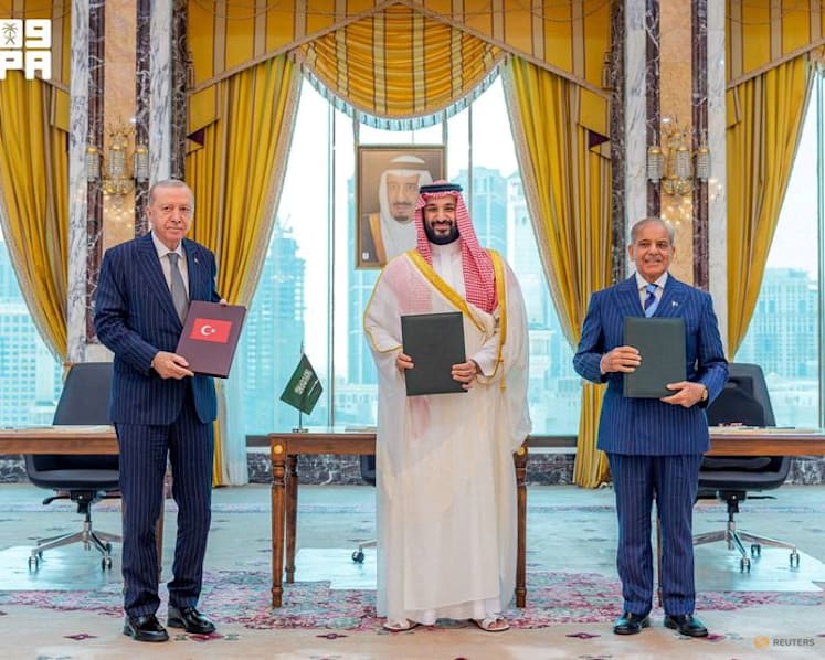 Allies unite behind Saudi Arabia as more Iranian flights restricted