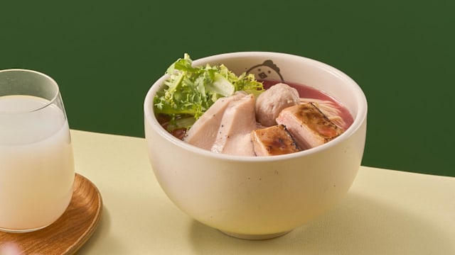 台湾人气拉面店“鸡汤桑”来了！结合法式烹调法的鸡白汤浓郁不腻口，价格也亲民
