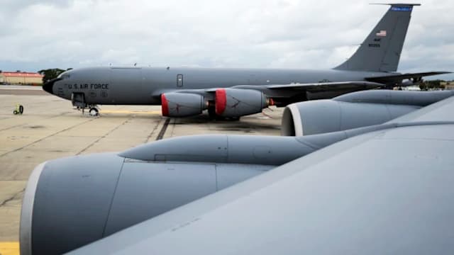 坠毁美军空中加油机 六机组人员全数罹难