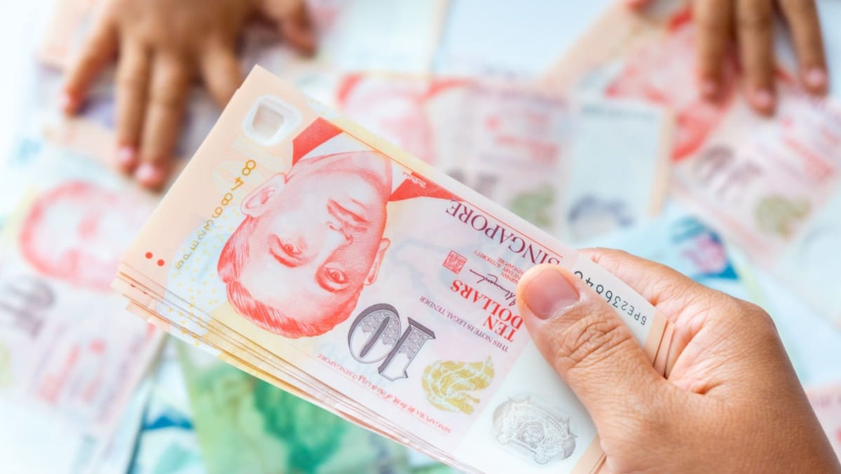 Singaporeans Share Shocking Stories Of Parents Demanding Allowance — Including One Who Turned Up At Workplace