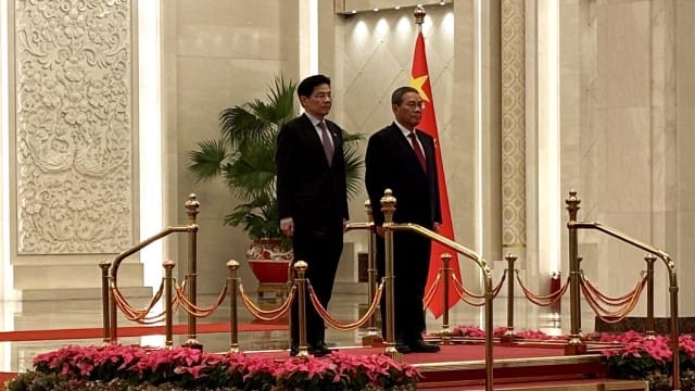 中国总理李强在人民大会堂为黄总理举行欢迎仪式