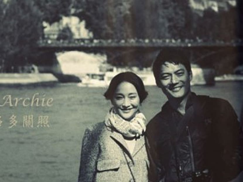 Chinese actress Zhou Xun (left) and Archie Kao (right), in a photo Zhou posted on her micro blog. Photo: Channel NewsAsia