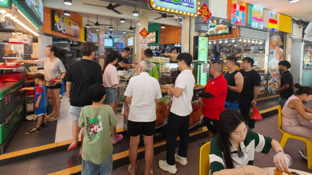 理解问答：政府放宽小贩请人标准