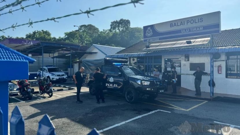 Serangan di Ulu Tiram: 2 pelajar dibebaskan, 5 sekeluarga masih direman Serangan di Ulu Tiram: 2 pelajar dibebaskan, 5 sekeluarga masih direman