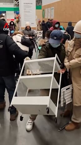 Shoppers in China rush to Ikea after furniture giant announces closure of 7 stores