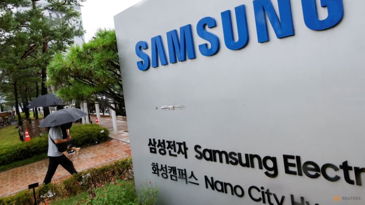 Samsung Elec expects 0.2% drop in Q1 operating profit, well above market forecasts Samsung Elec expects 0.2% drop in Q1 operating profit, well above market forecasts