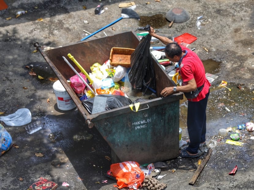 Dr Mahathir Mohamad said that a country is not developed if some of its population have to struggle on a daily basis to make a living and their children are facing malnutrition.