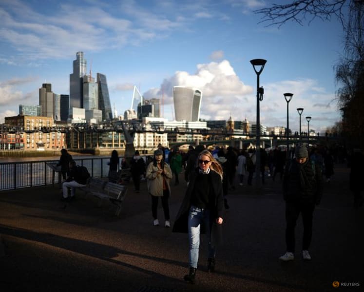 Students sue UK universities for pandemic disruptions, citing poor quality of teaching, lack of access to facilities