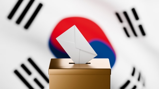 晨光|纸上风云：韩国总统选举在即 李在明支持率领先