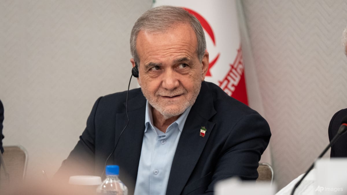 Talks with Iran can only succeed without threats, president says
