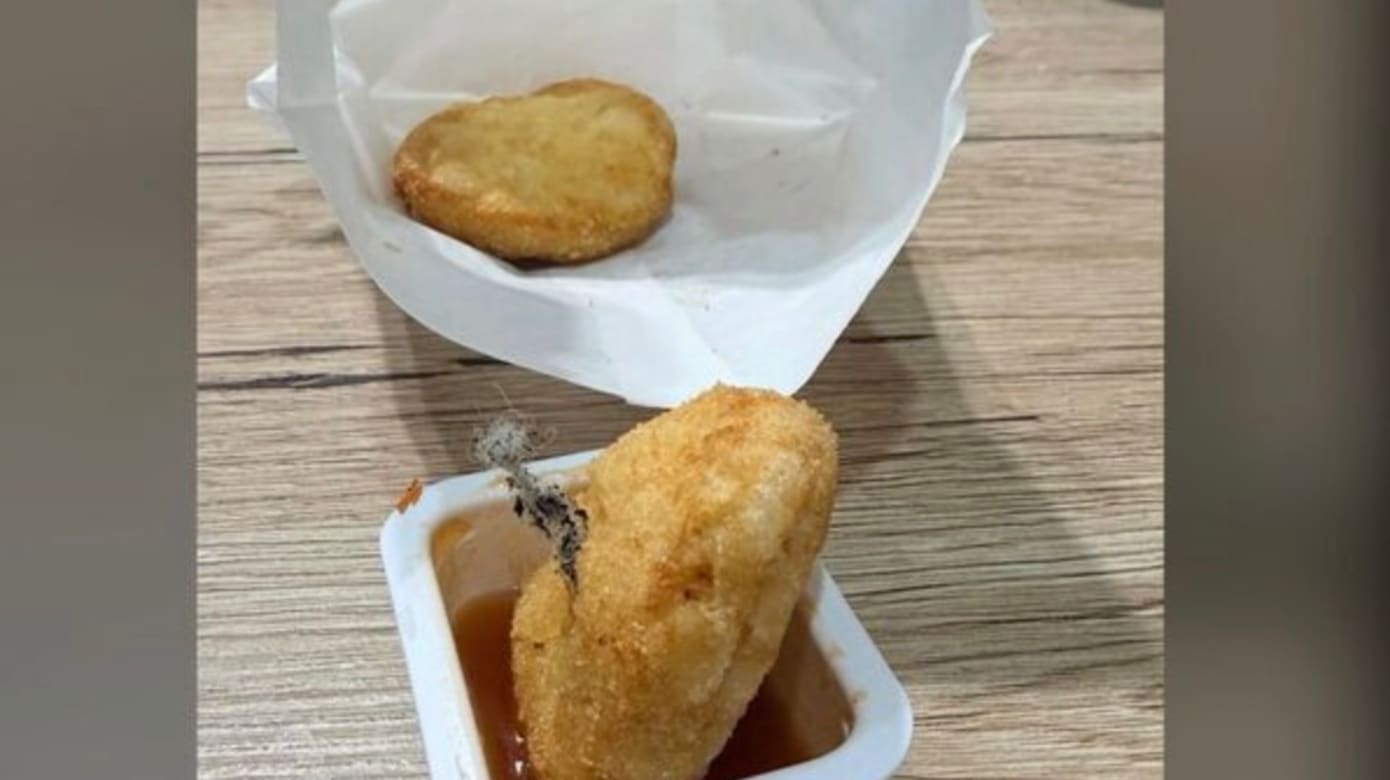 外卖鸡块现不明毛絮 台湾女子吓得不敢吃