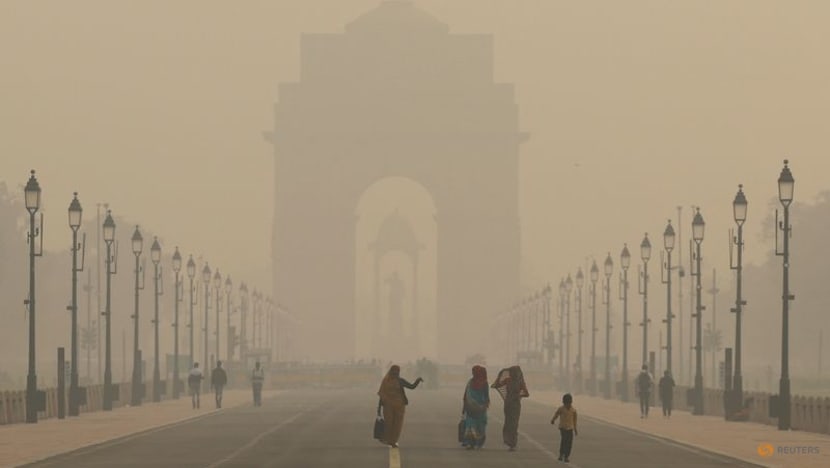 Toxic smog persists over India's north; Delhi pollution remains severe Toxic smog persists over India's north; Delhi pollution remains severe