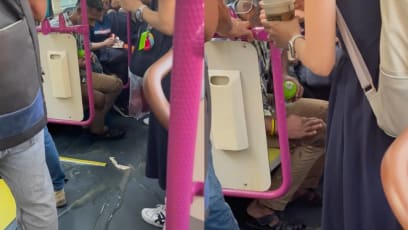 Man On SBS Transit Bus Praised For Reacting Calmly After Woman Spills Starbucks Coffee On Him