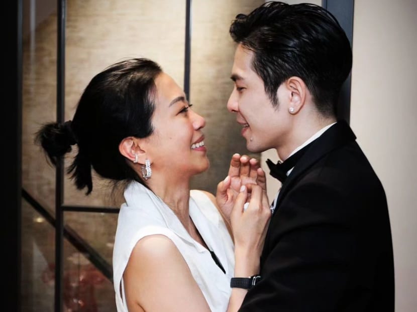Taiwanese singer Jam Hsiao marrying his manager, who is 14 years his senior