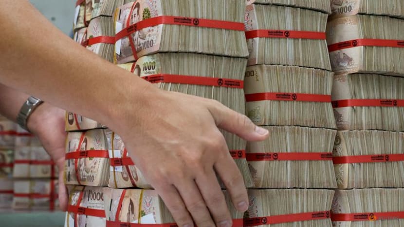 Thai central bank delivers first rate cut since 2020, downplays political pressure Thai central bank delivers first rate cut since 2020, downplays political pressure