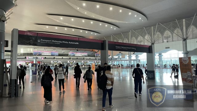 自助通关逐步恢复 马国新山关卡人流趋稳