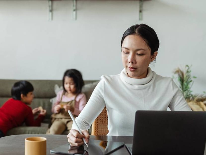 Commentary: It will be a waste if parents don’t keep flexible work arrangements Commentary: It will be a waste if parents don’t keep flexible work arrangements