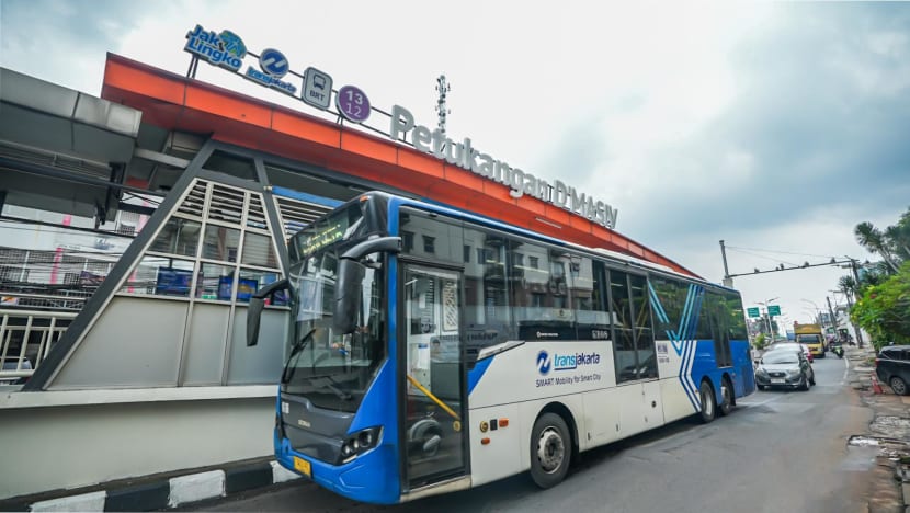 Who wins, what’s lost when Jakarta’s bus stops, rail stations are named after companies and even a rock band? Who wins, what’s lost when Jakarta’s bus stops, rail stations are named after companies and even a rock band?