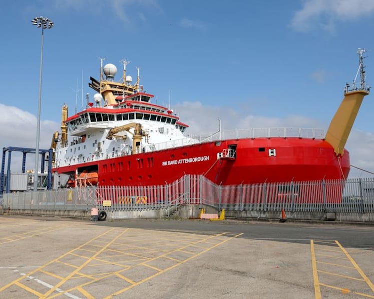 Scientists sail for Greenland to study glacier melt risk