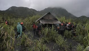 Letusan Gunung Dukono: Mayat dua pendaki Singapura berjaya dipindahkan, operasi menyelamat selesai