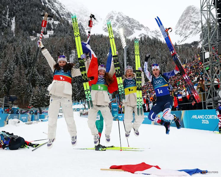 Biathlon-Michelon inspires French women to superb relay gold