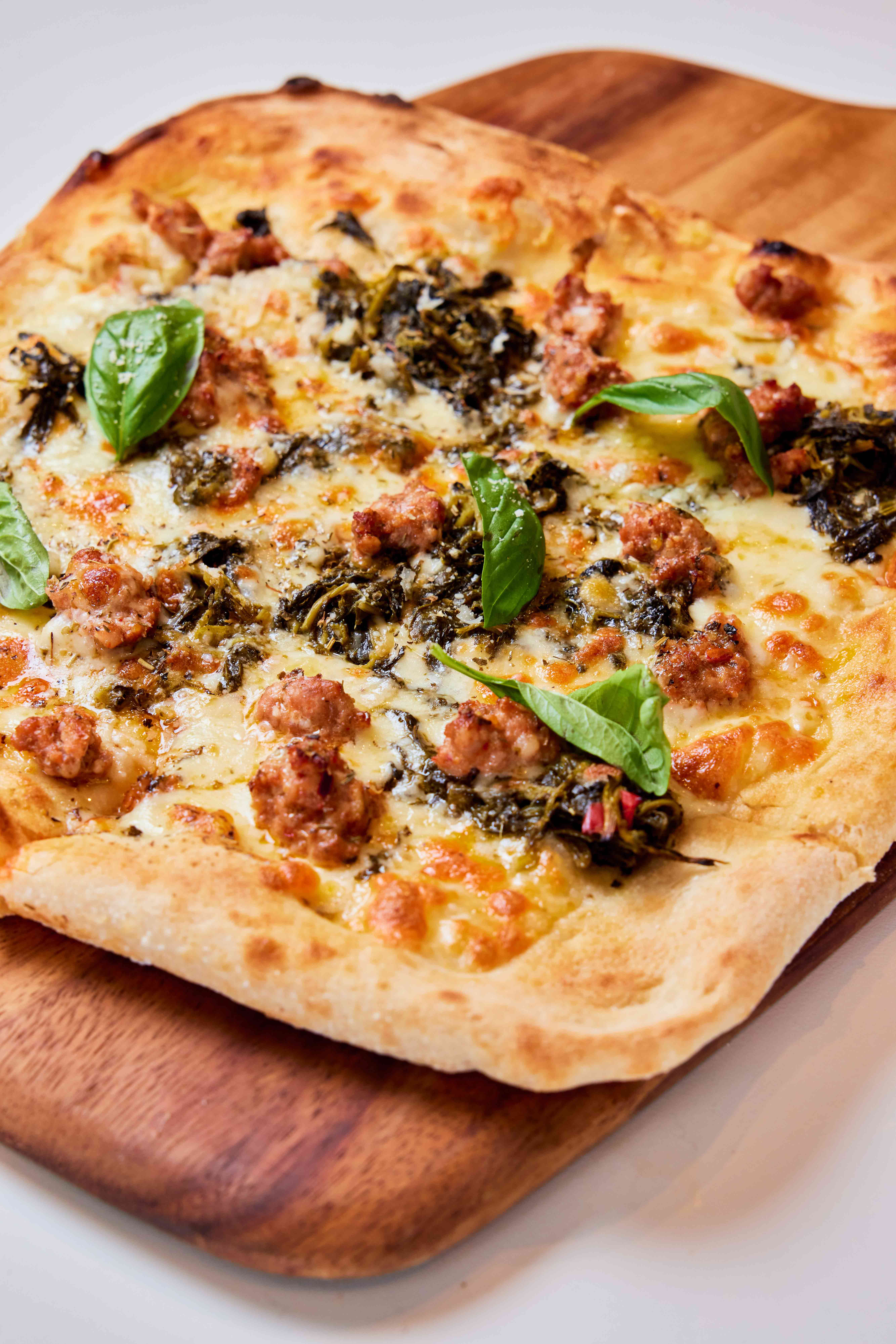 国内外の人気 Zazz Chef Makes Comeback With Casual NYC-Style Pizzeria ホビー・楽器・アート