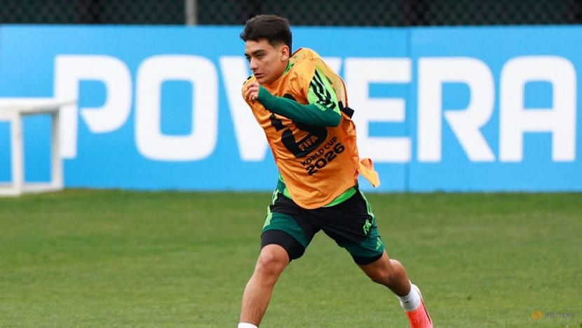 Mexico start Mora as Czech Republic bench Schick for Group A finale