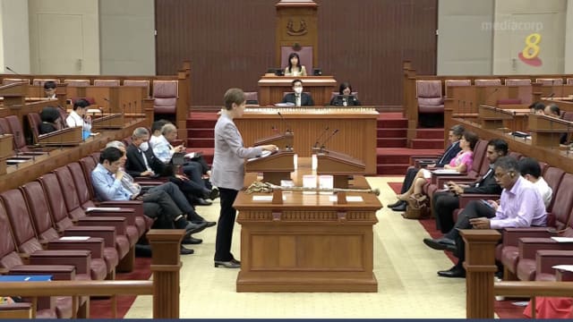 杨莉明 ：若法律没跟上网络改变步伐 有害网络内容将造成严重影响