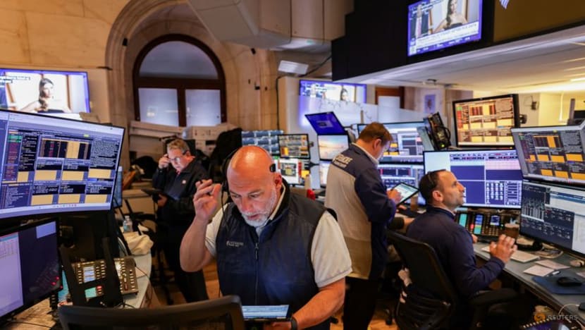 Wall Street closes with modest gains, dollar weakens as trade tensions flare