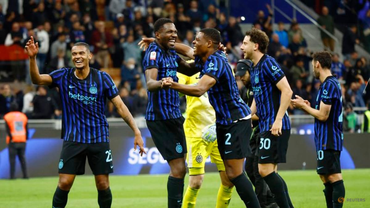 Calhanoglu inspires Inter fightback to sink Como and reach Coppa Italia final
