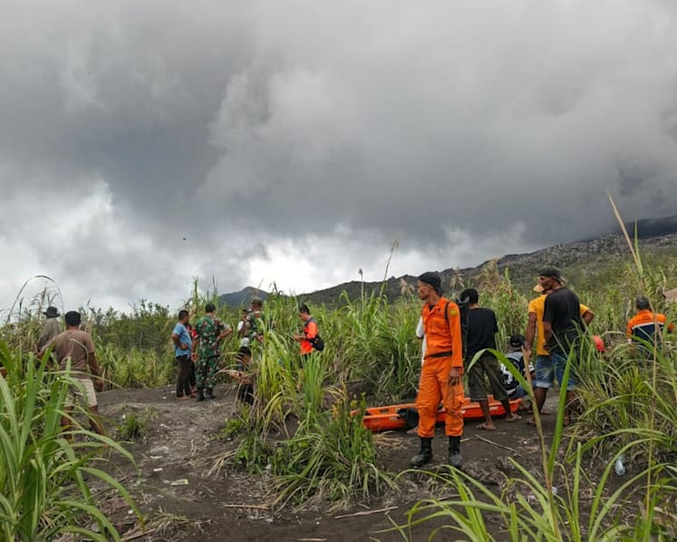 Indonesia identifies location of two Singaporean hikers at Mount Dukono but eruptions hamper rescue